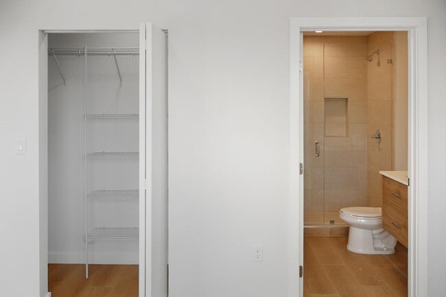 Building Photo - 1376 SW 4th St