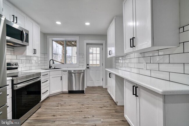 Building Photo - 1125 Washington Blvd