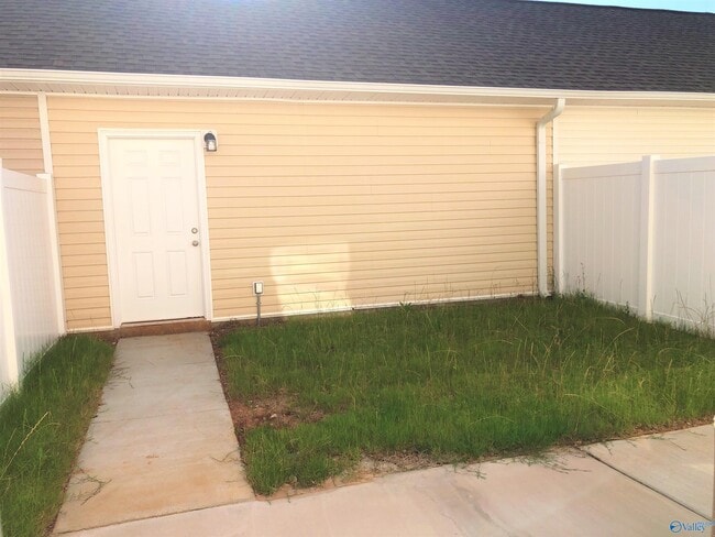 Building Photo - 403 Falls Pointe