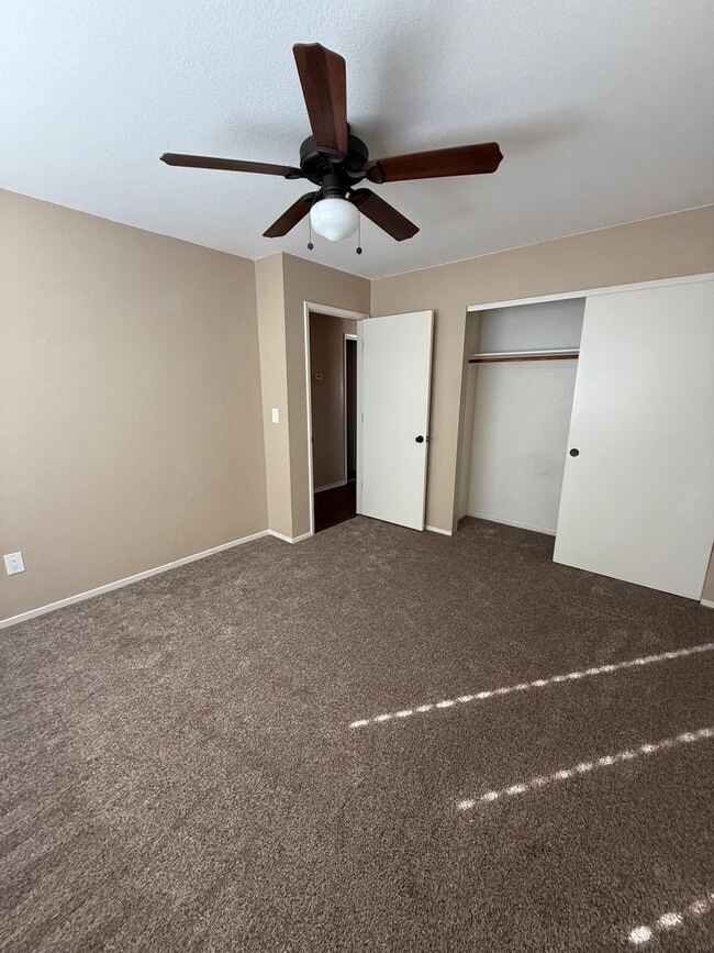 Building Photo - 2 BEDROOM 2BATHROOM WITH 2 CAR GARAGE IN HEART OF MIDTOWN