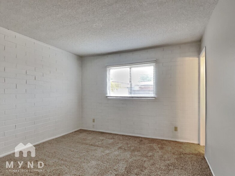 Building Photo - 15049 N 29th Ave