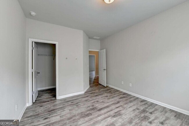 Building Photo - 648 Georgia Way