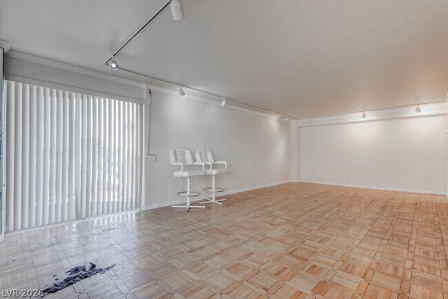 Building Photo - 3111 Bel Air Dr