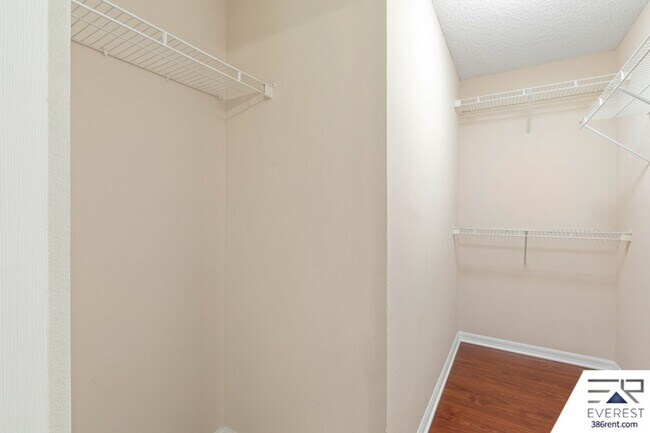Building Photo - FULLY FENCED 3/2/2 IN THE HEART OF PALM COAST