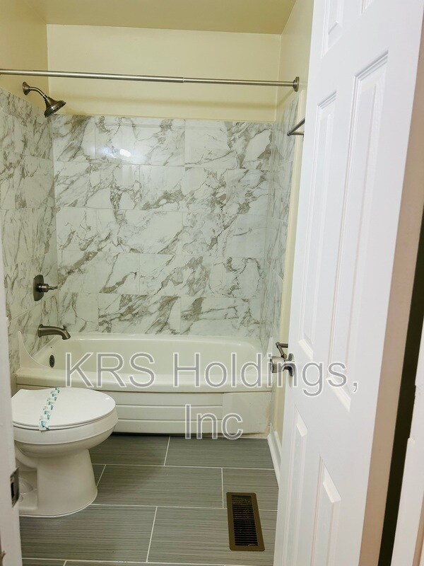Building Photo - 5238 Goolsby Ct