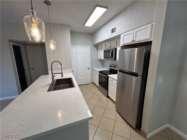 Building Photo - 6650 W Warm Springs Rd