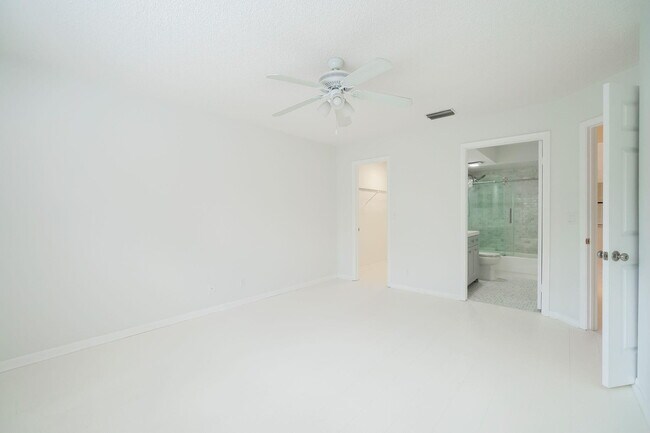 Building Photo - 12236 Sag Harbor Ct