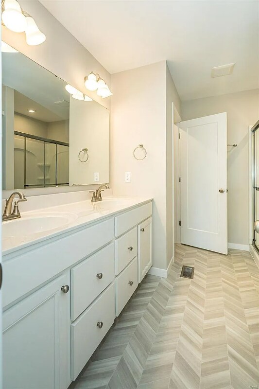 Building Photo - 705 Myatt Dr