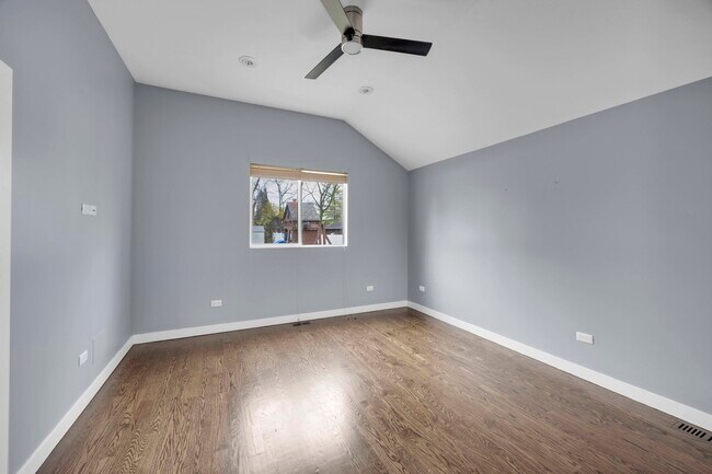 Building Photo - 9059 Oneill Dr