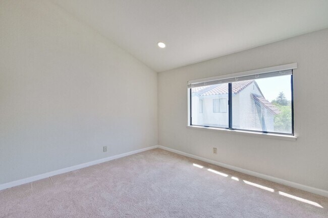 Building Photo - Condo Near Cupertino High | Updated Kitche...