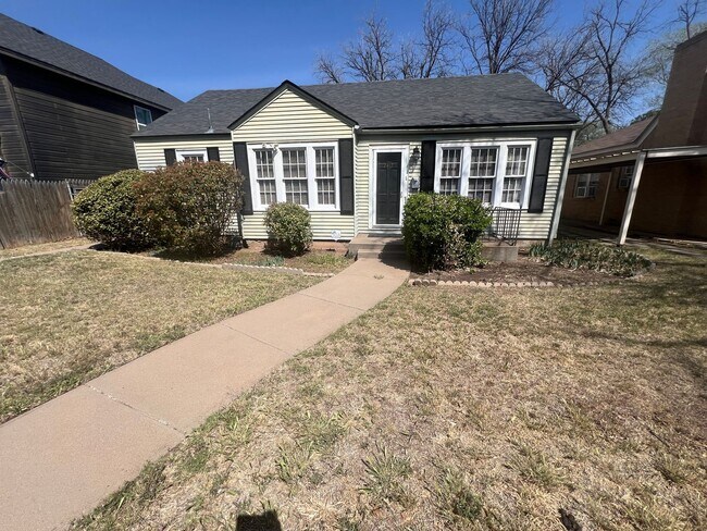 Building Photo - Pre leasing or Available now 3/2 in Heart of Lubbock!