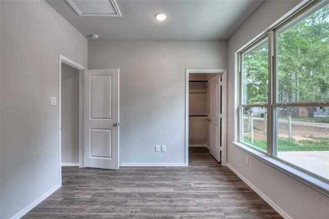 Building Photo - 12041 NELLWOOD-