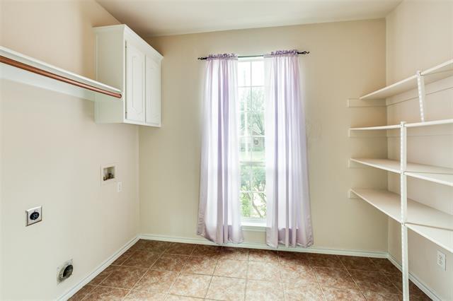 Building Photo - 2625 Alpena Dr