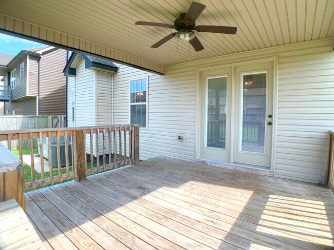 Building Photo - 1734 Ellie Piper Cir