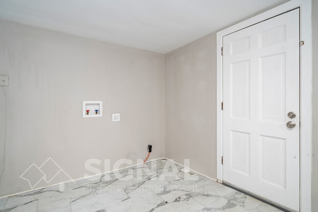 Building Photo - 72 Swindle Dr