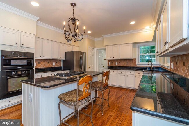 Building Photo - 7300 Scarlet Oak Ct