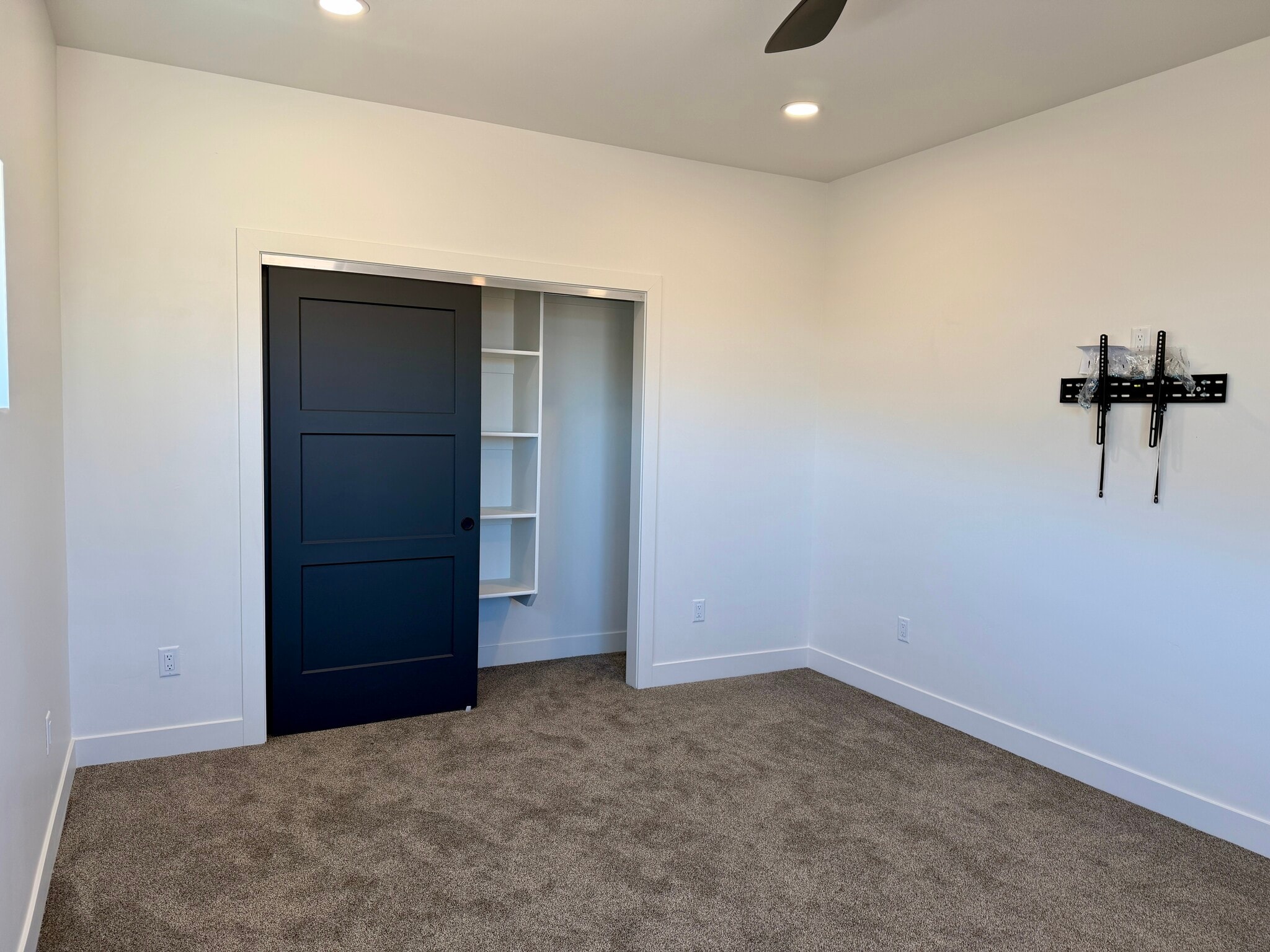 Building Photo - 2717 S Howard Ln