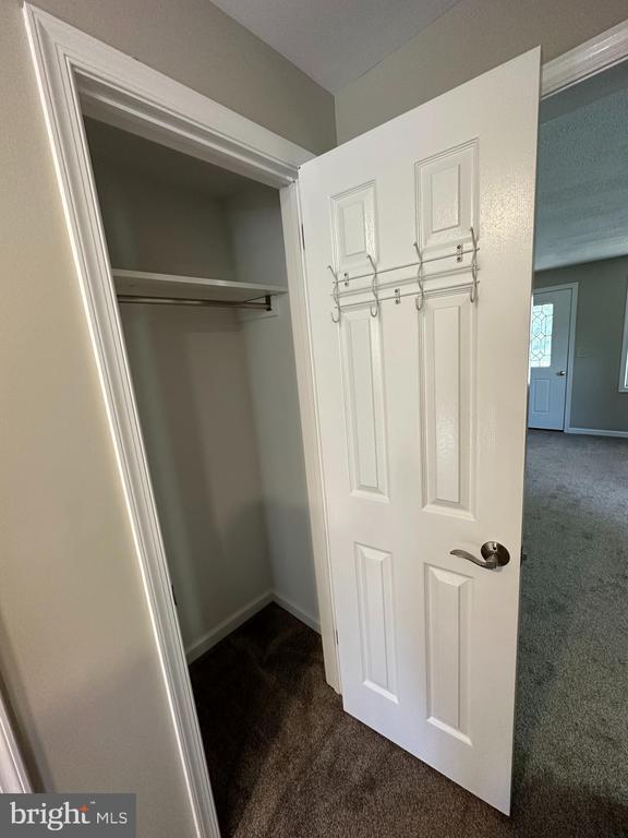 Building Photo - 134 Maple Ave