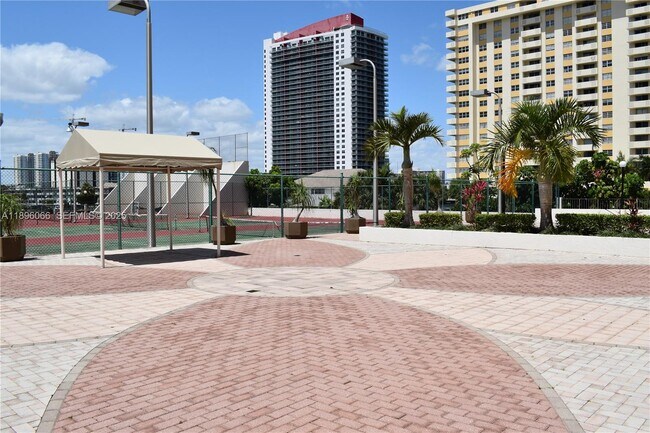 Building Photo - 1865 S Ocean Dr