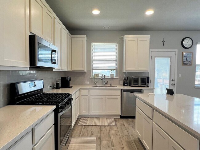 Building Photo - 2904 Sage Ranch Dr