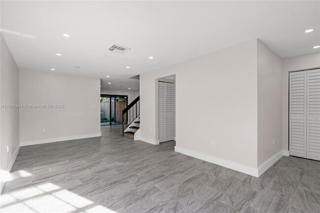Building Photo - 6023 SW 133rd Ct
