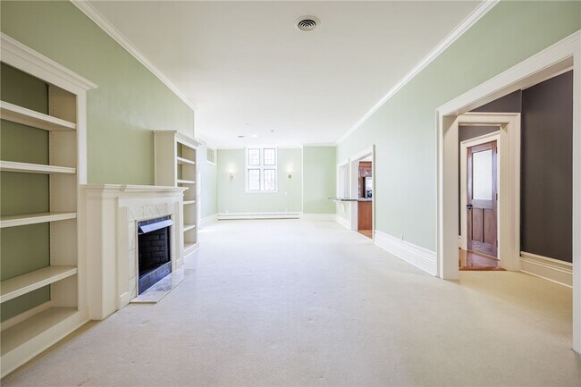 Building Photo - 901 East Ave