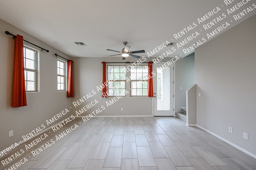 Building Photo - 1701 E Dogwood Ln