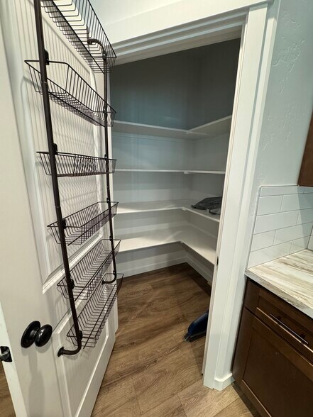 Walk in pantry - 1264 Terra Ave