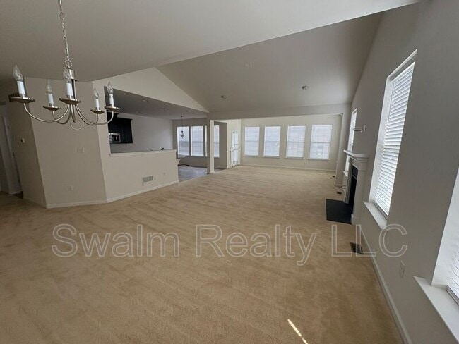 Building Photo - 1074 E Davinci Dr