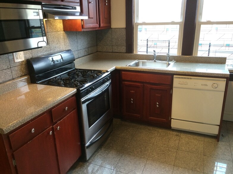 Building Photo - 86 Edgewood Ave