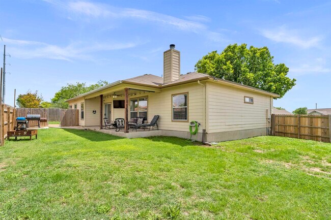 Building Photo - 102 Cailin Ct