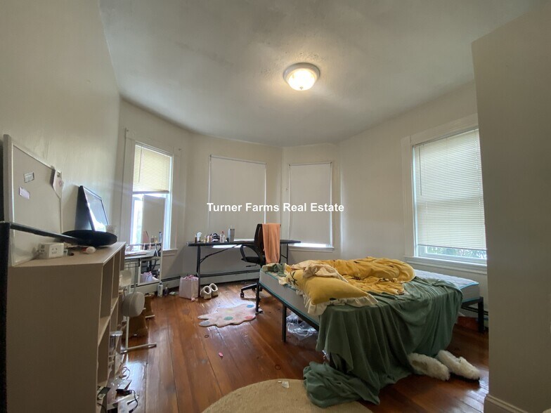 Building Photo - 173 Rindge Ave