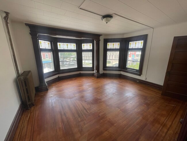 Building Photo - 1602 W Chew St