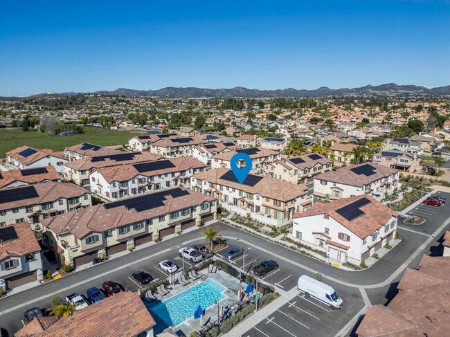 Building Photo - Beautiful 3 Bed / 2.5 Bath Condo with Open Floor Plan & Private Patio!