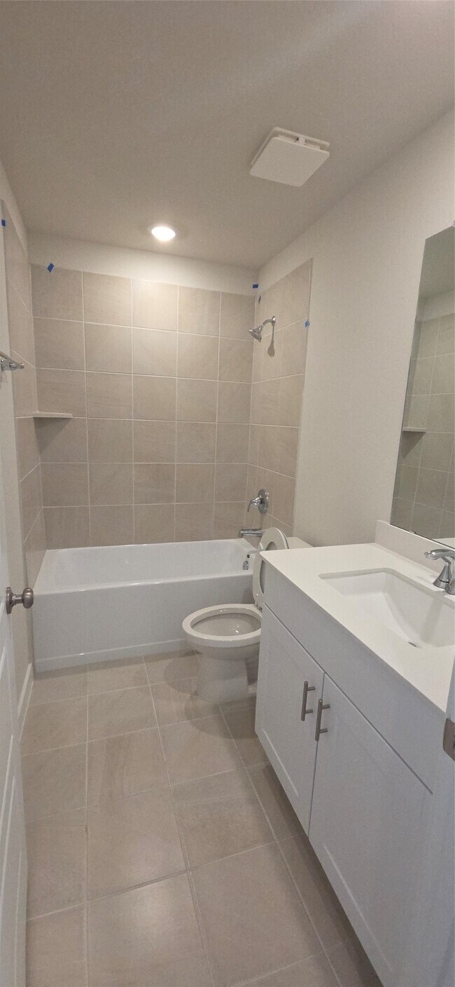 Building Photo - 271 Charles Rdg Dr