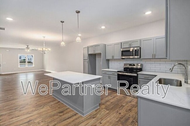 Building Photo - 144 Crestpoint Rd