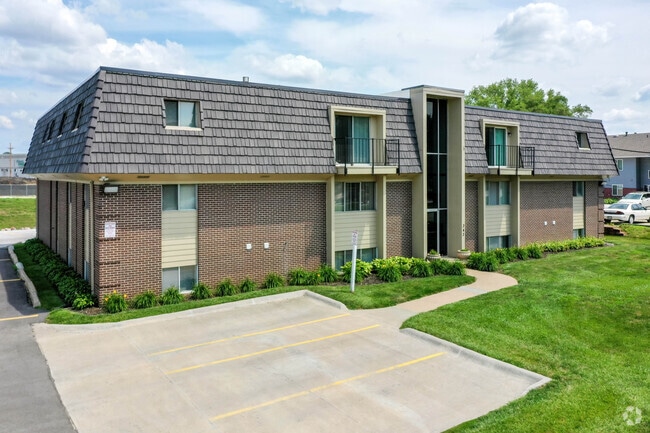 Building Photo - 78th Place