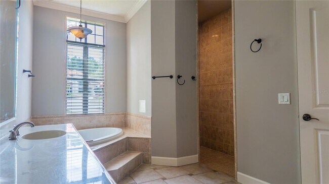 Building Photo - 617 SE 47th Loop