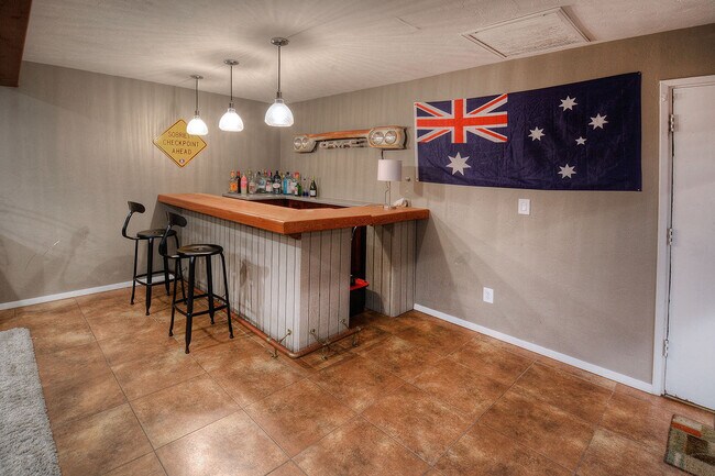 Building Photo - PRE-LEASE AUGUST 2026 - Beautiful Modern Living near Campus