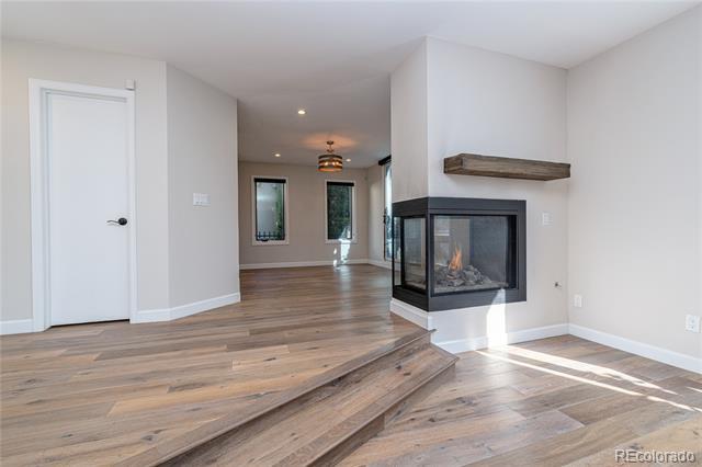 Building Photo - 541 Monroe St