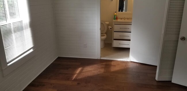 Building Photo - 2012 Husson Ave