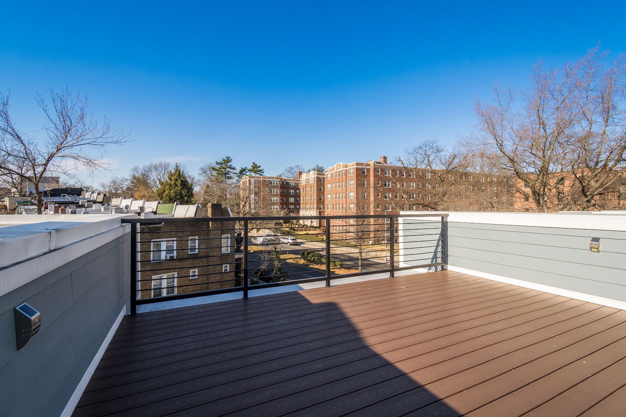 Building Photo - 2122 3rd St NE