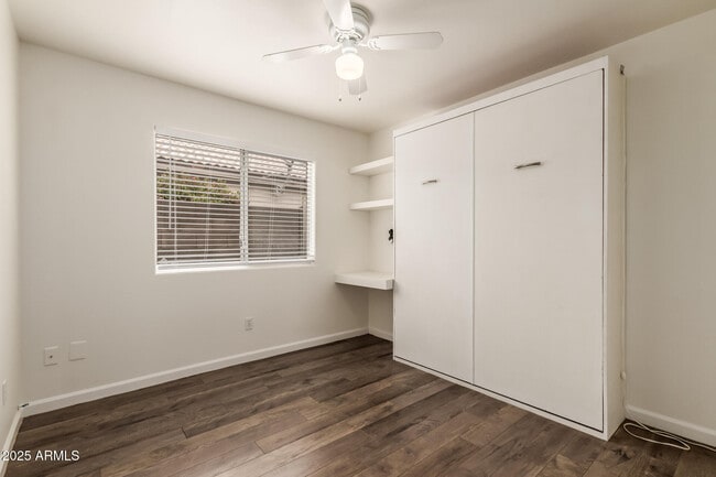 Building Photo - 1132 N Hudson Pl