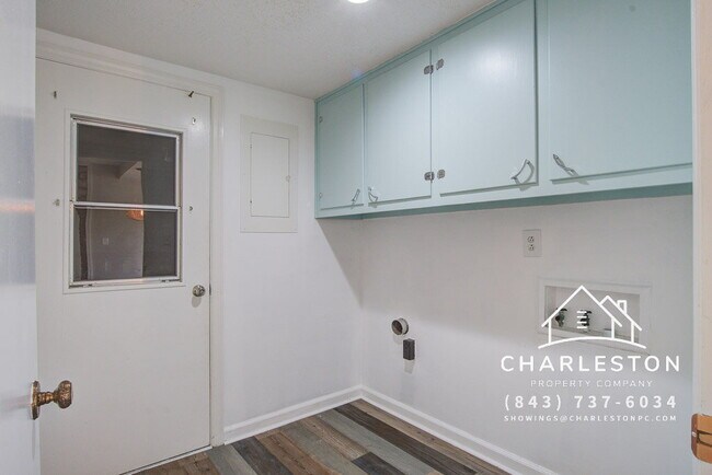 Building Photo - 1805 Chelwood Cir