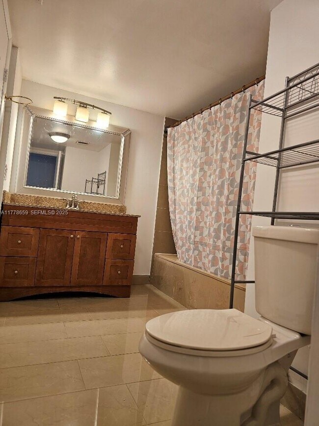 Building Photo - 1301 NE 7th St