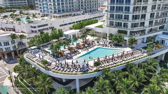Building Photo - 525 N Fort Lauderdale Beach Blvd