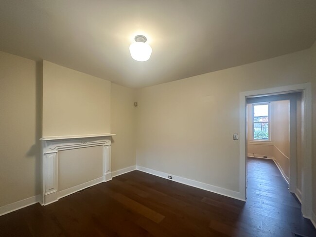 Building Photo - Charming 3Bed/1.5Bath in Hampden
