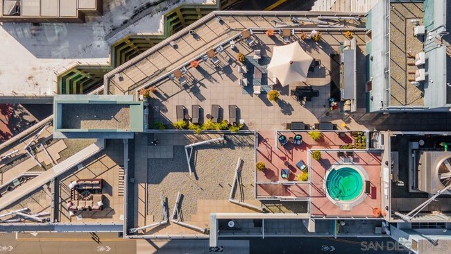 Roof Deck - 1080 Park Blvd