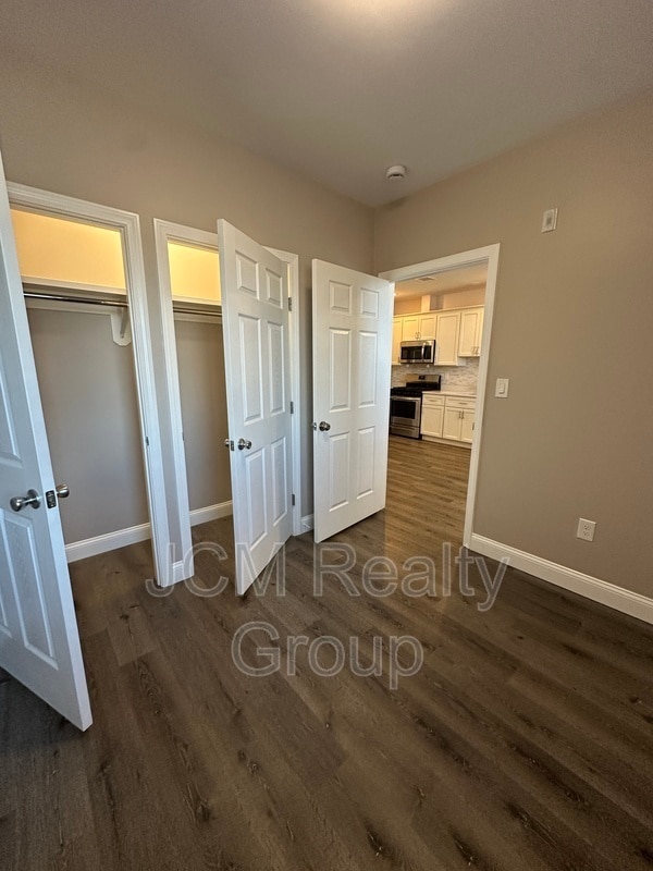 Building Photo - 191 N Common St