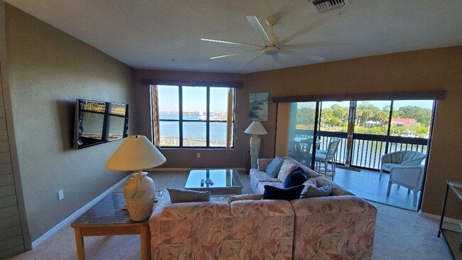 Building Photo - Bouchelle Condo Available August 24th!!!